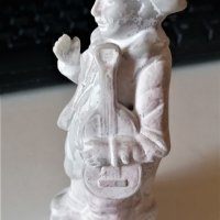 скулптура порцелан музикант китара, снимка 1 - Колекции - 33489907