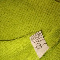 Дамска блуза в електриково зелено с поло яка размер S цена 10 лв. + подарък чорапки неон , снимка 4 - Блузи с дълъг ръкав и пуловери - 43125816