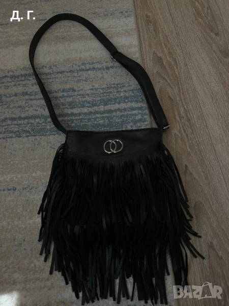 Черна кожена чанта с ресни, снимка 1