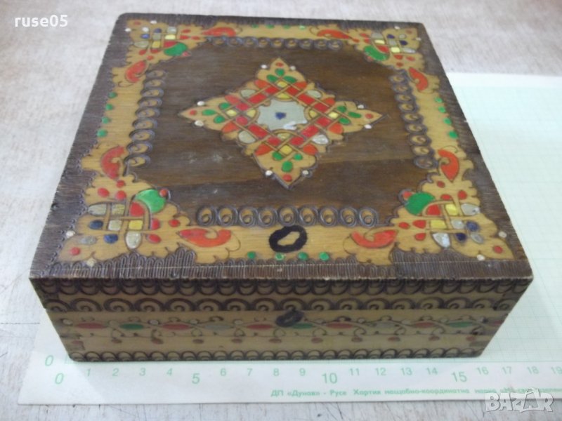 Кутия дървена пирографирана квадратна от соца, снимка 1