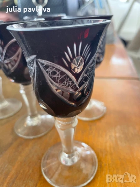 Червен кристал, снимка 1