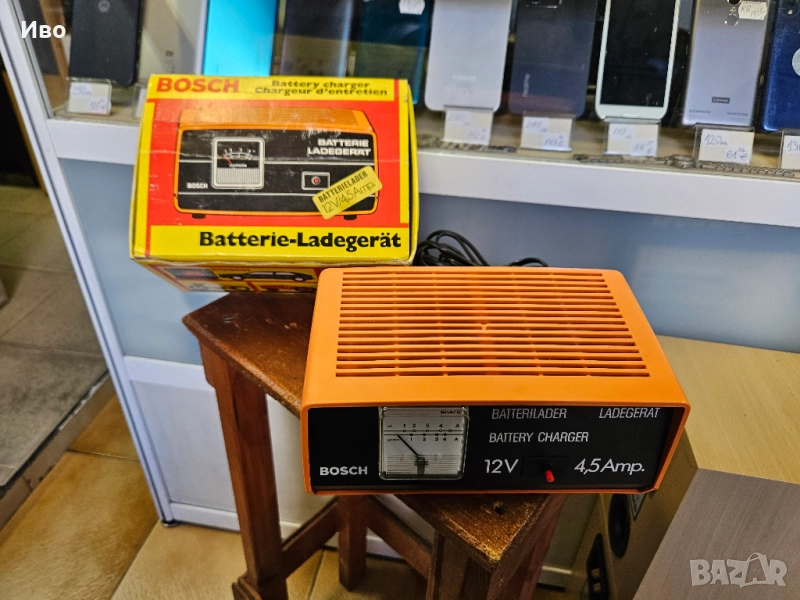 Зарядно за акумулатор BOSH KL 123 M 12V 4Amp. Автомобилно зарядно.  В отлично техническо и визуално , снимка 1