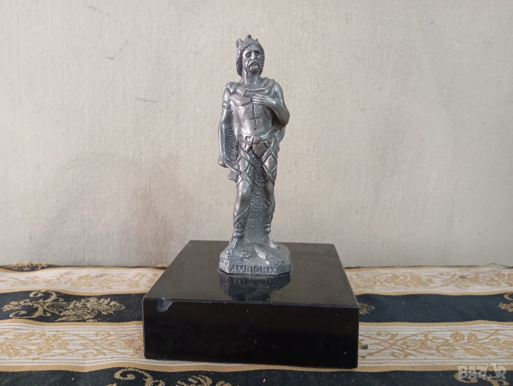 Статуетка, снимка 1