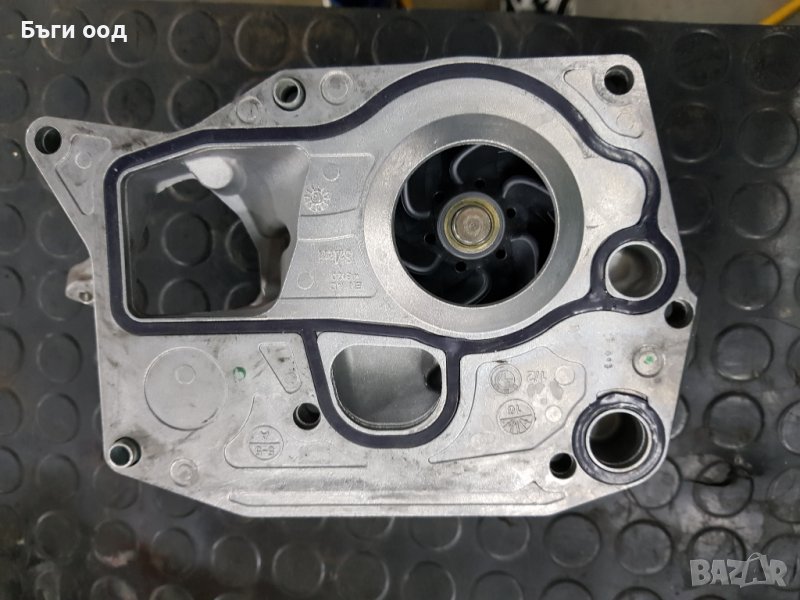 Водна помпа bmw f30 f34 f36, снимка 1