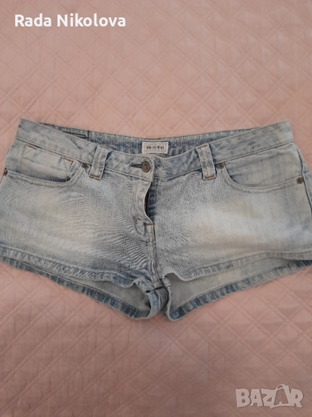 Къси дънкови панталонки и спортен топ, снимка 1