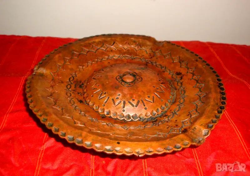 Винтидж кован, масивен, меден пепелник 100 год, снимка 1