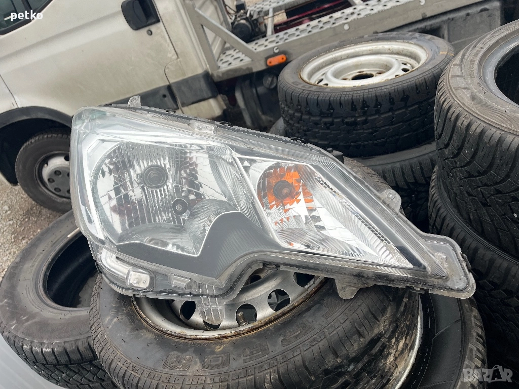 Продавам десен фар за Мицубиши спейсстар 2020, снимка 1