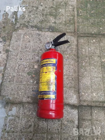 Комплект заверен пожарогасител триъгълник и аптечка 