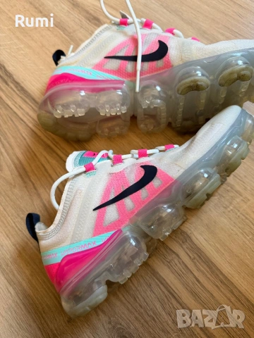 Оригинални Дамски маратонки Nike Air VaporMax 2019 ! 38,5 н, снимка 4 - Маратонки - 38484695