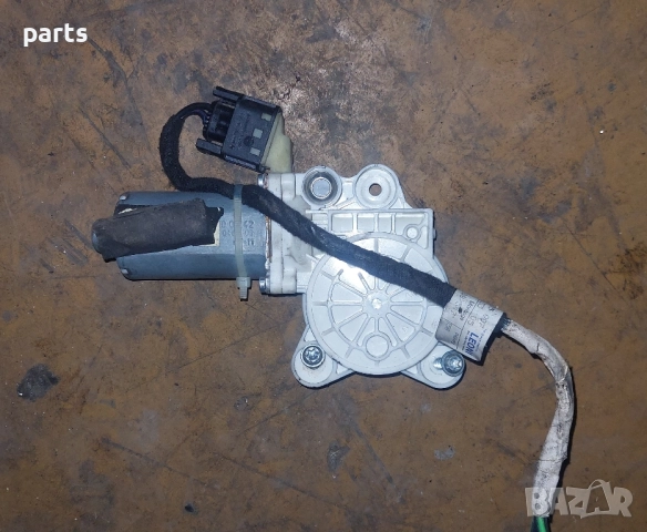 Машинка Предно Ляво Стъкло Мерцедес CLS W219 , снимка 6 - Части - 52409891