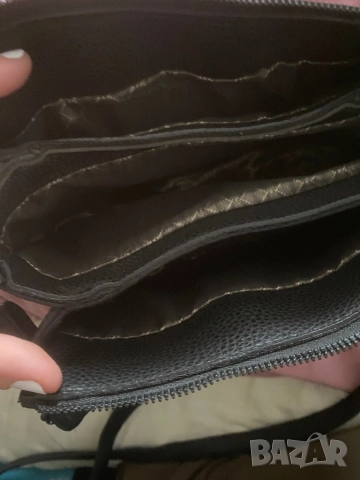 Дамска чанта Guess, снимка 4 - Чанти - 51986272