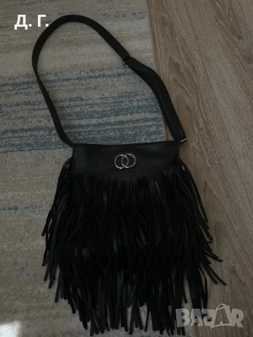 Черна кожена чанта с ресни