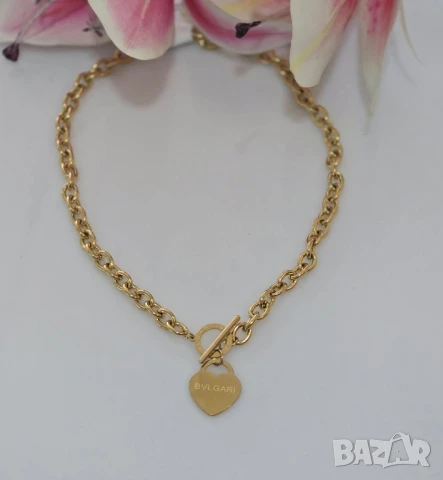 колие от медицинска стомана в кутия Bvlgari chanel , снимка 3 - Колиета, медальони, синджири - 51147065