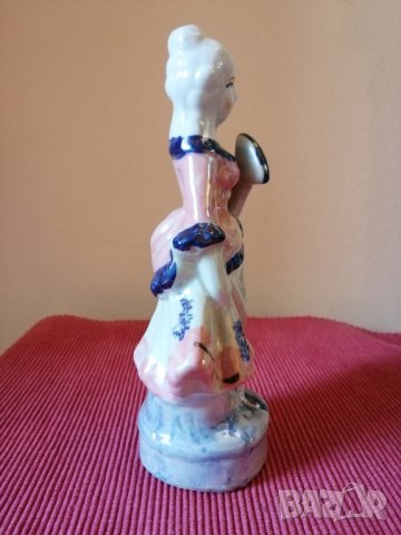 Порцеланова статуетка. , снимка 5 - Антикварни и старинни предмети - 28405049