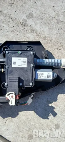 Ръчна спирачка за Peugeot 3008 2.0 HDI 2012г. , снимка 2 - Части - 50406231