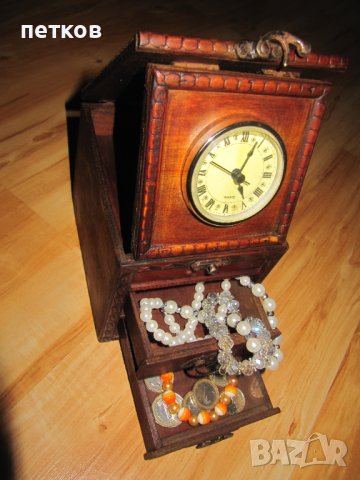 дървена кутия с вграден часовник, снимка 3 - Антикварни и старинни предмети - 43930249