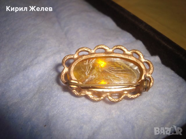 СТАРА ПОЗЛАТЕНА РЕТРО БРОШКА ТОПЕН КЕХЛИБАР / КАТАЛИН ЕСТЕСТВЕНА СМОЛА МАЙСТОРСКО ВИНТИДЖ БИЖУ 71381, снимка 10 - Антикварни и старинни предмети - 37395577