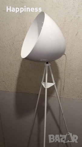 Висока Лампа - 154 см - метална 