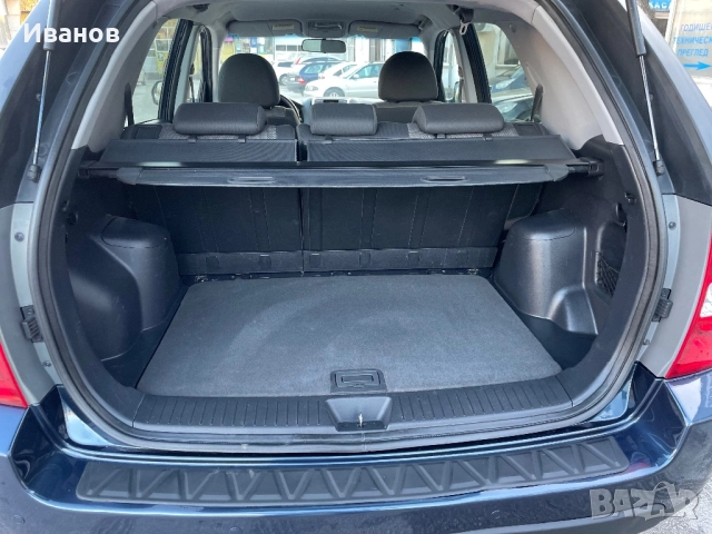 Кия Спортидж 2.0 Актив, снимка 9 - Автомобили и джипове - 52696941