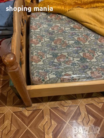 Дървено легло чам с матрак, снимка 2 - Спални и легла - 38106168