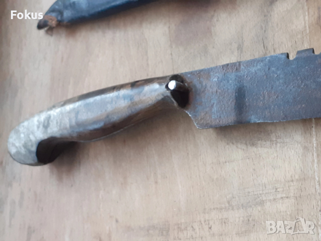 Стар български хайдушки нож с рогови чирени кожена кания, снимка 4 - Антикварни и старинни предмети - 52528321