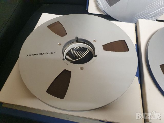 26,5см 10,5" алуминиева магнетофонна ролка AGFA Proffesional PEM 468 50 микрона В отлично състояние., снимка 9 - Декове - 40403483