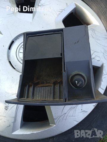 Пепелник за Ford Fiesta IV Hatchback (08.1995 - 09.2002), снимка 3 - Части - 38105155