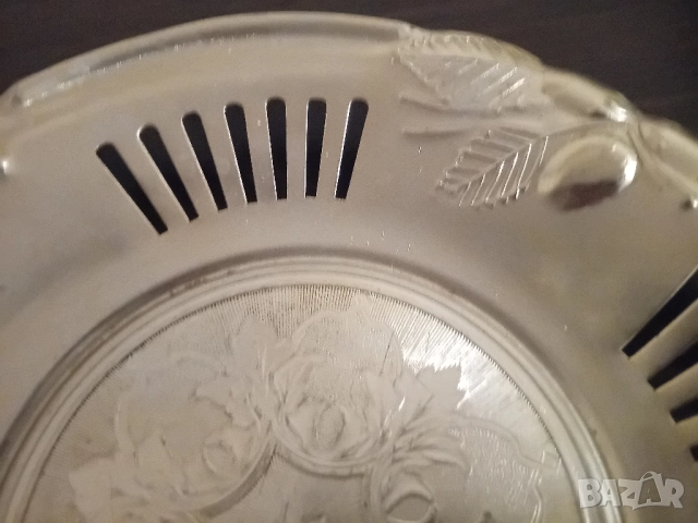 Стара метална чиния/фруктиера, снимка 3 - Антикварни и старинни предмети - 52916328