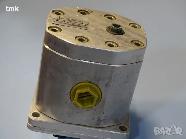 Хидромотор ORSTA 20/16 TGL 10860 hydraulic motor, снимка 3 - Резервни части за машини - 47490358