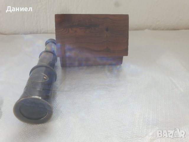 Бронзов далекоглед в дървена кутия , снимка 2 - Морски сувенири - 43052065