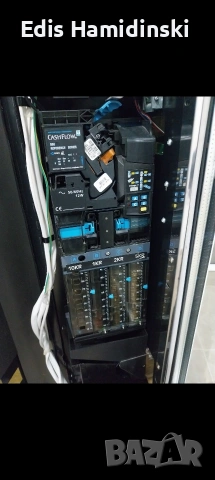 Продавам хладилна вендинг машина , снимка 2 - Вендинг машини - 53472837