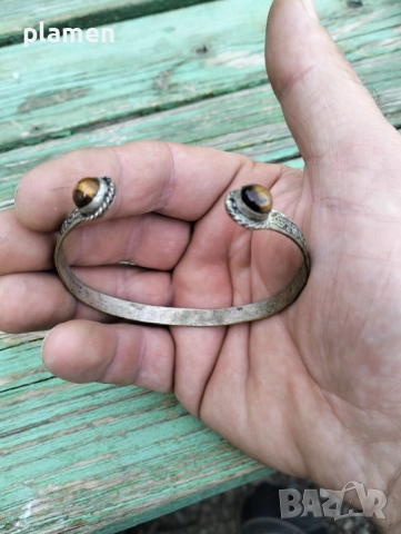 Стара посребрена гривна с естествени камъни тигрово око