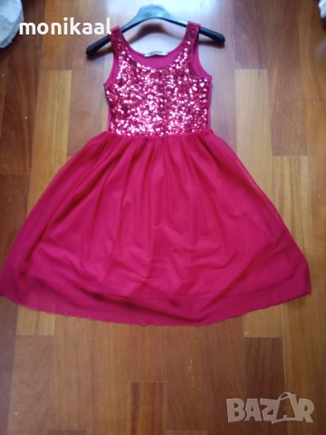 Красива червена рокля , снимка 2 - Детски рокли и поли - 51710879