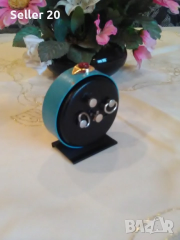 Старинен будилник СЛАВА МИР - работещ - антика от времето на СССР, снимка 3 - Други ценни предмети - 52061495