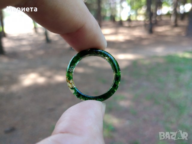 Пръстен от бижутерска смола, мъх и златен лист Бижута Ръчна Изработка , снимка 8 - Пръстени - 29073331