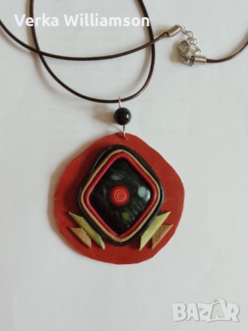 Кафяво колие от кожа модел и фюзинг стъкло модел 77, снимка 2 - Колиета, медальони, синджири - 43458842