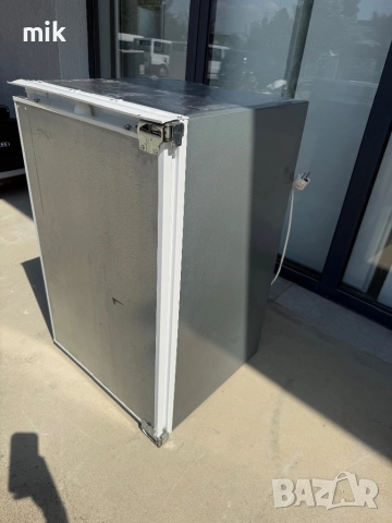 Малък хладилник Сименс за пълно вграждане, снимка 10 - Хладилници - 51590152