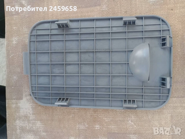  	Капачка от багажника за крика за Киа Соренто 2.5 CRD - 140 к.с. , снимка 2 - Части - 52061431