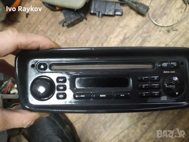 CD плеър за Peugeot 206 CC Cabrio (09.2000 - 12.2008),  9639692080 , снимка 2 - Части - 52662812