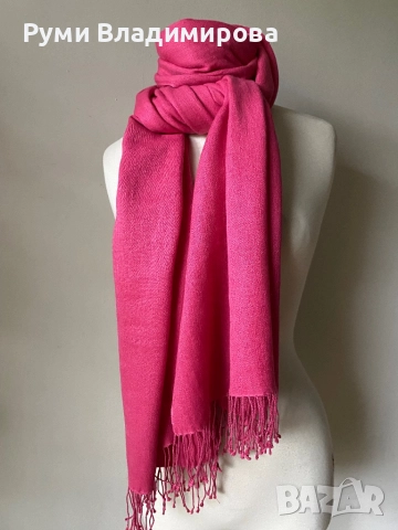 Цикламено розов/ цвят фукция шал  от 50 % кашмир и 50 % коприна, голям шал , снимка 4 - Шалове - 48506233
