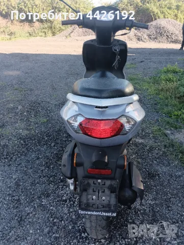 Скутер , снимка 4 - Мотоциклети и мототехника - 49643872