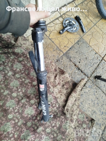 26 цола заключваща вилка за велосипед колело с монтаж чело 44 rock shox всичко работи , снимка 5 - Части за велосипеди - 53055475