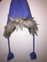 Детска синя шапка с пух, снимка 1 - Шапки, шалове и ръкавици - 27046173