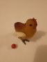 Стара играчка кокошка снася яйца като се натисне от бакелит , снимка 4