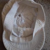 Подарявам спортна бяла бебешка шапка, снимка 2 - Бебешки шапки - 43900321