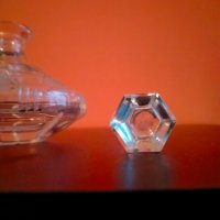 Кристална бутилка за парфюм , снимка 4 - Антикварни и старинни предмети - 39487637