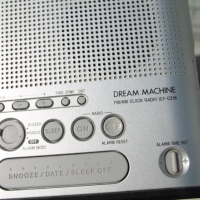 Радио "Sony" с аларма, снимка 4 - Радиокасетофони, транзистори - 44898502