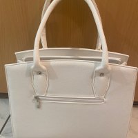 Нова дамска чанта, снимка 2 - Чанти - 38340455