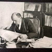 Картичка - Ленин в кабинета си в Кремъл, снимка 1 - Други ценни предмети - 28605542