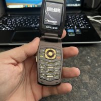 Телефон Samsung с капаче , снимка 1 - Samsung - 43096566